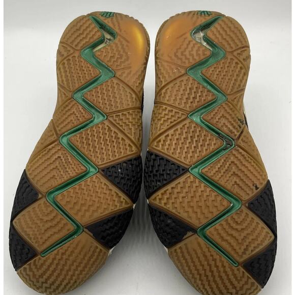NIKE Kyrie 4 METALLIC GOLD 2018 Size 9.5 Sneaker~943806-403